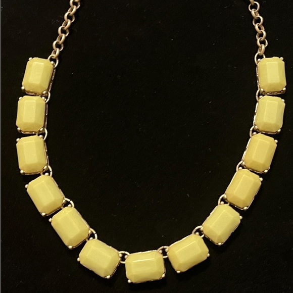Yellow Beaded Necklace - Picture 7 of 16